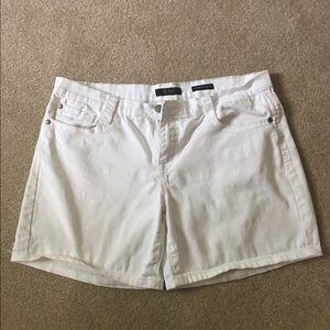 JESSICA SIMPSON white denim shorts sz29